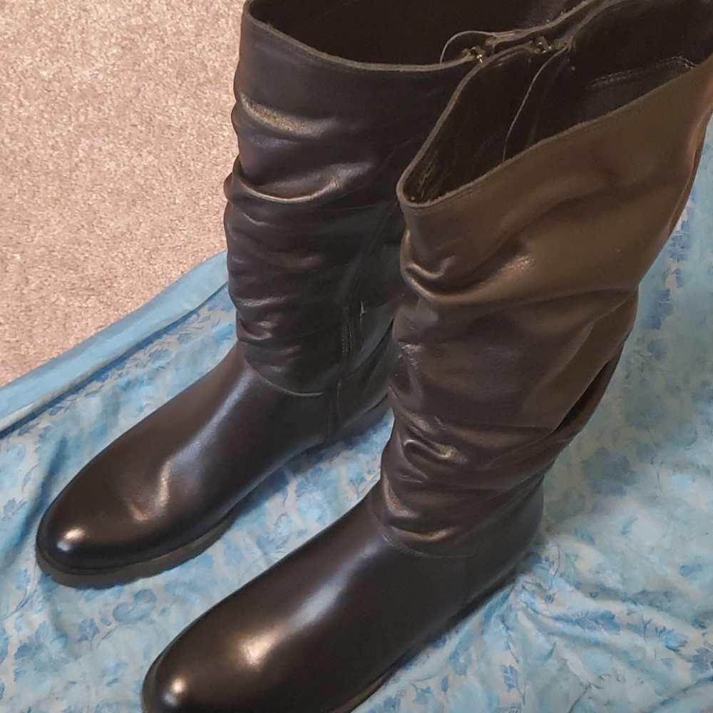 NWT ITALIAN-MADE BLACK LEATHER BOOTS